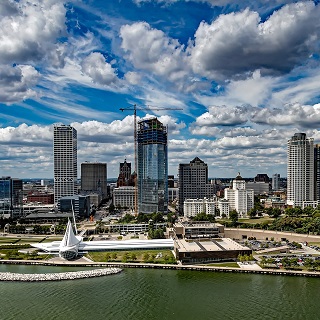 Milwaukee (WI)